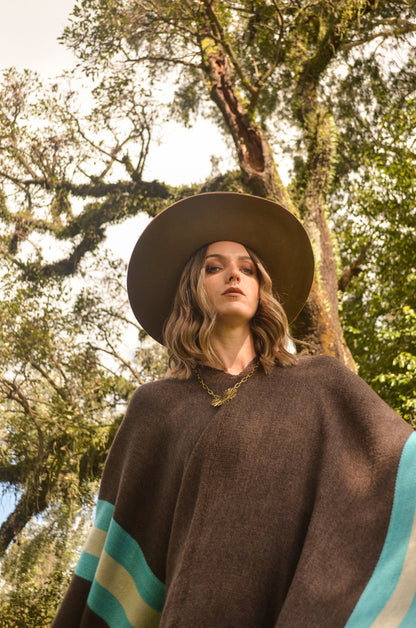 Poncho "Alvear" Telar Criollo