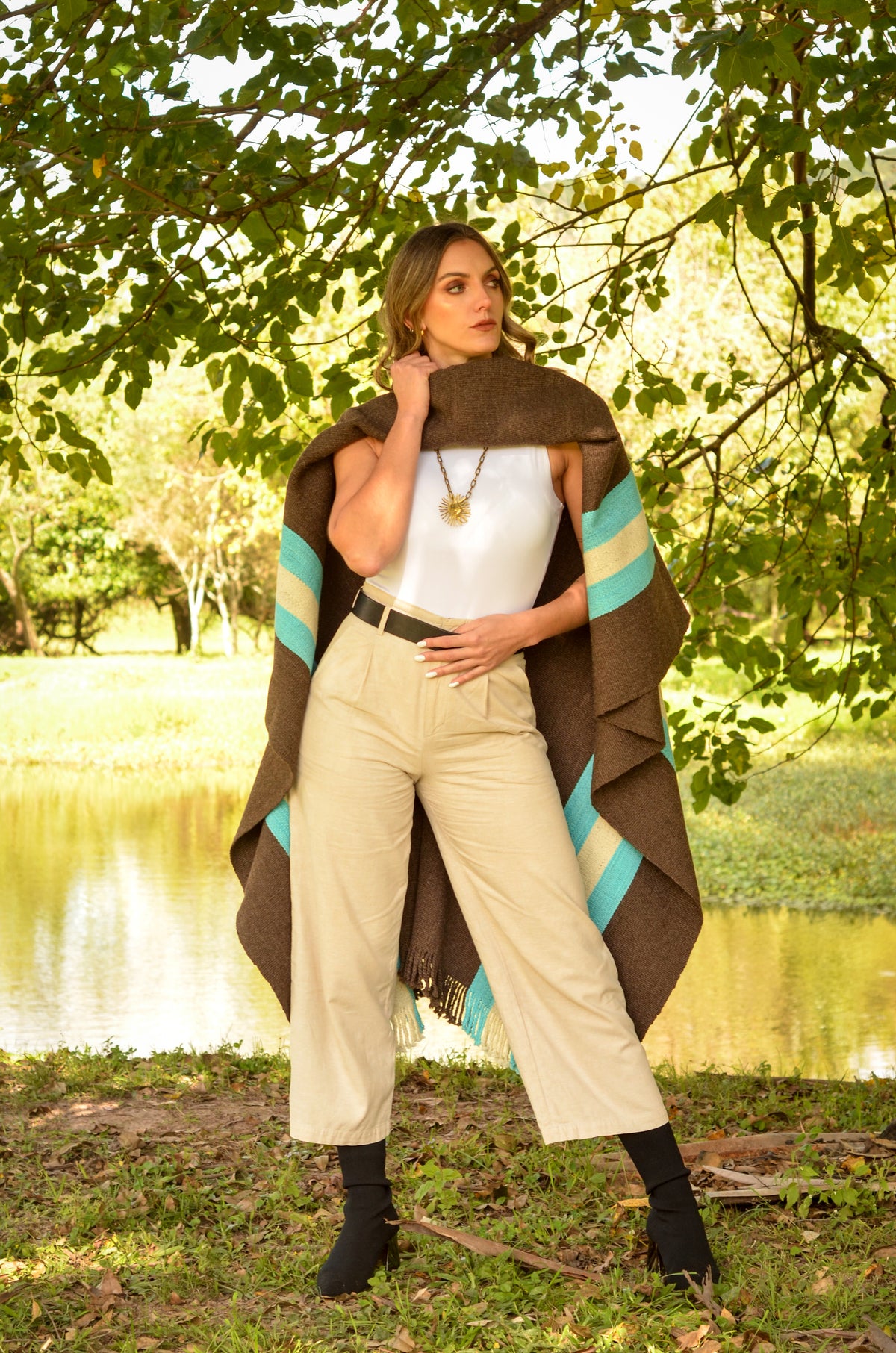 Poncho "Alvear" Telar Criollo