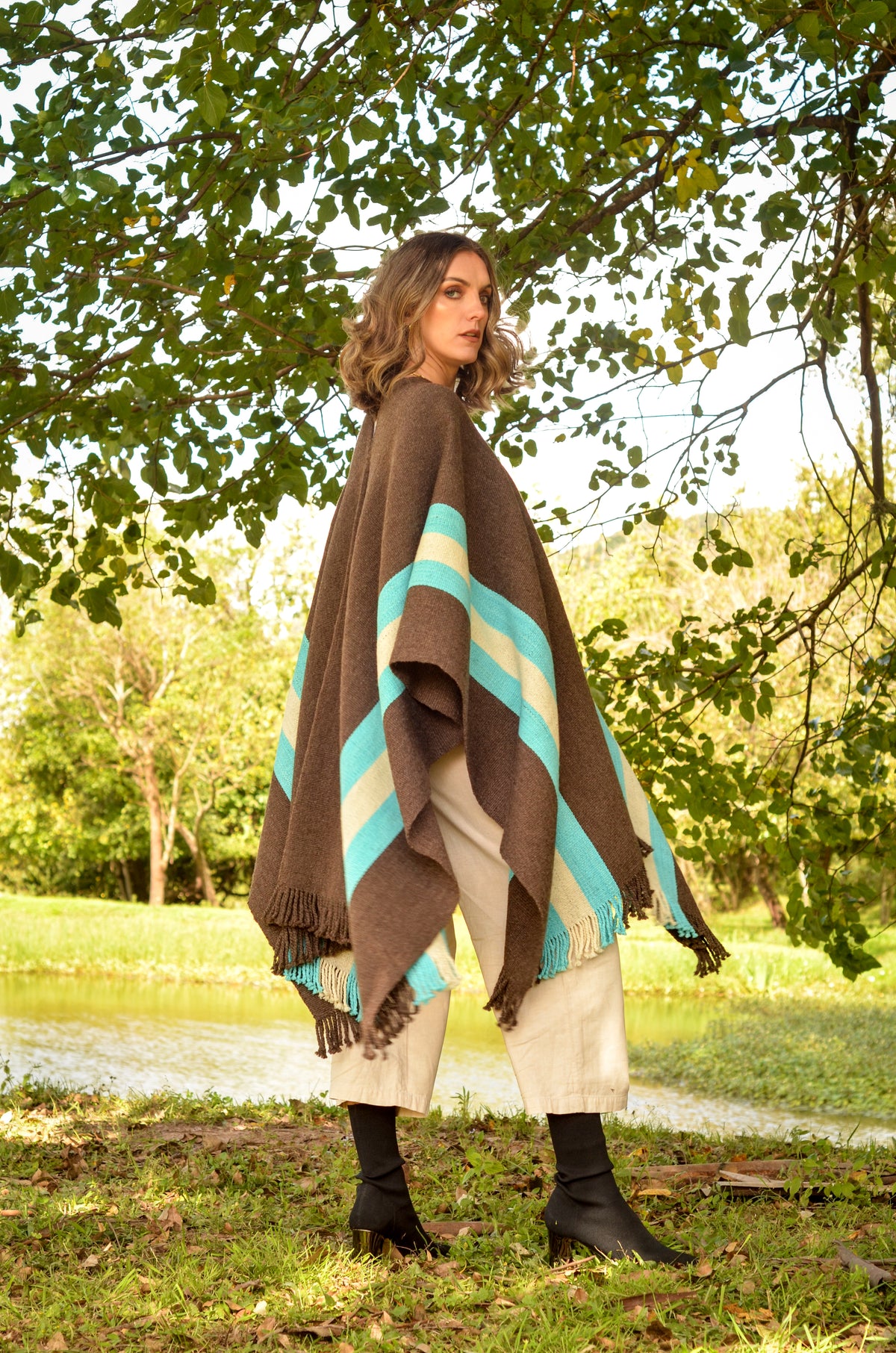 Poncho "Alvear" Telar Criollo