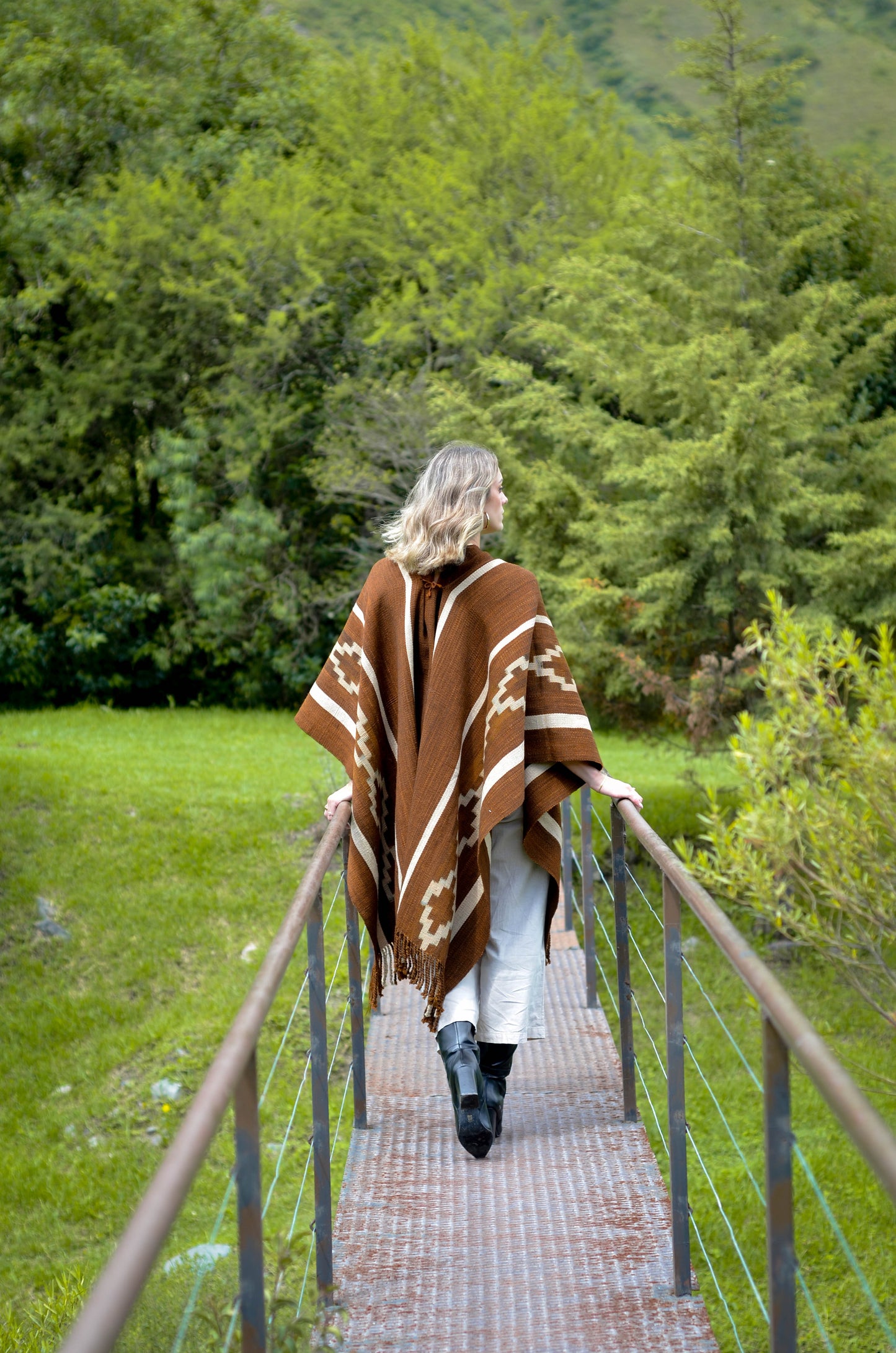 Poncho "Chacabuco" Obra en Telar Criollo