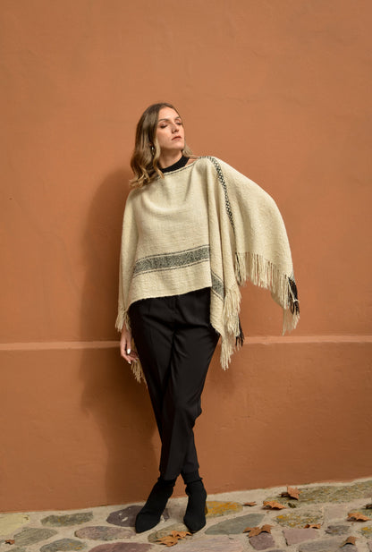 Poncho "Chaco" Hilos de Llama Baby