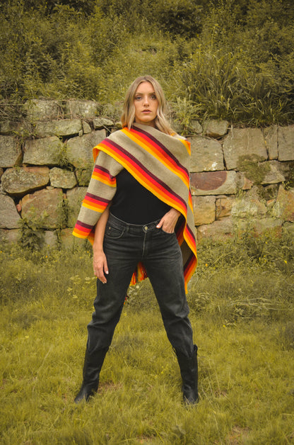 Poncho "La Candelaria" Obra en Telar Criollo
