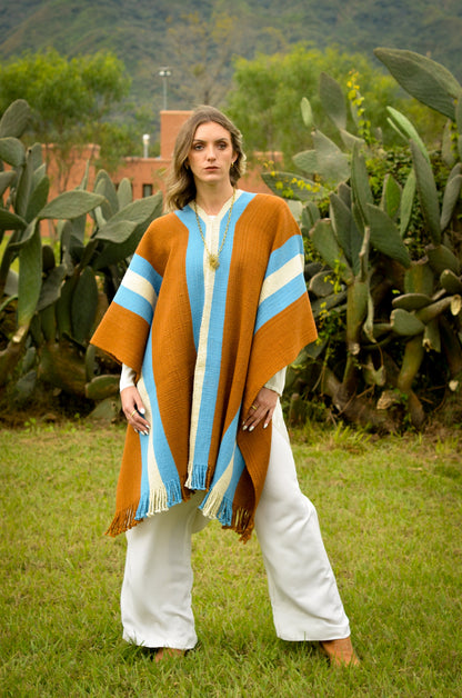 Poncho "Yapeyú" Telar Criollo