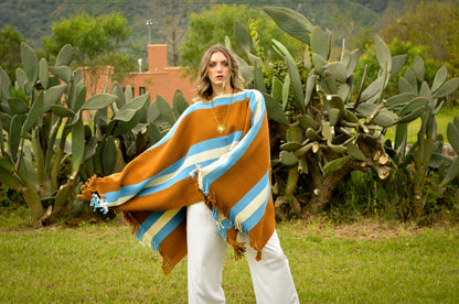 Poncho "Yapeyú" Telar Criollo