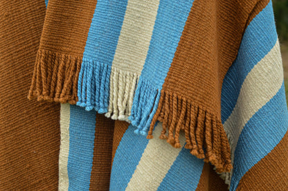 Poncho "Yapeyú" Telar Criollo
