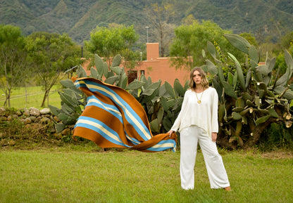 Poncho "Yapeyú" Telar Criollo