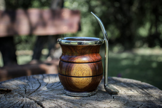 Mate de Algarrobo y Alpaca con Bombilla