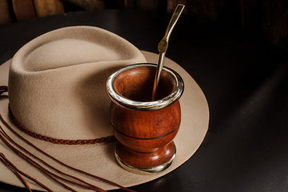 Mate de Algarrobo y Alpaca con Bombilla