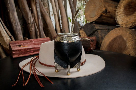 Imperial Cuero y Base de Alpaca con Bombilla Escudo