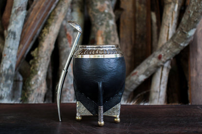 Mate de Cuero y Alpaca con Bombilla Escudo