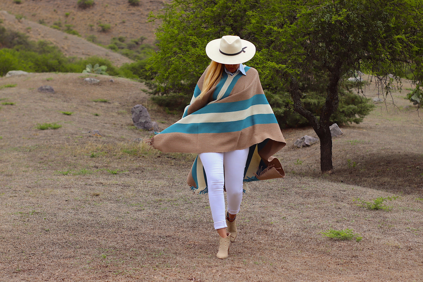Poncho "Belgrano" Telar Criollo