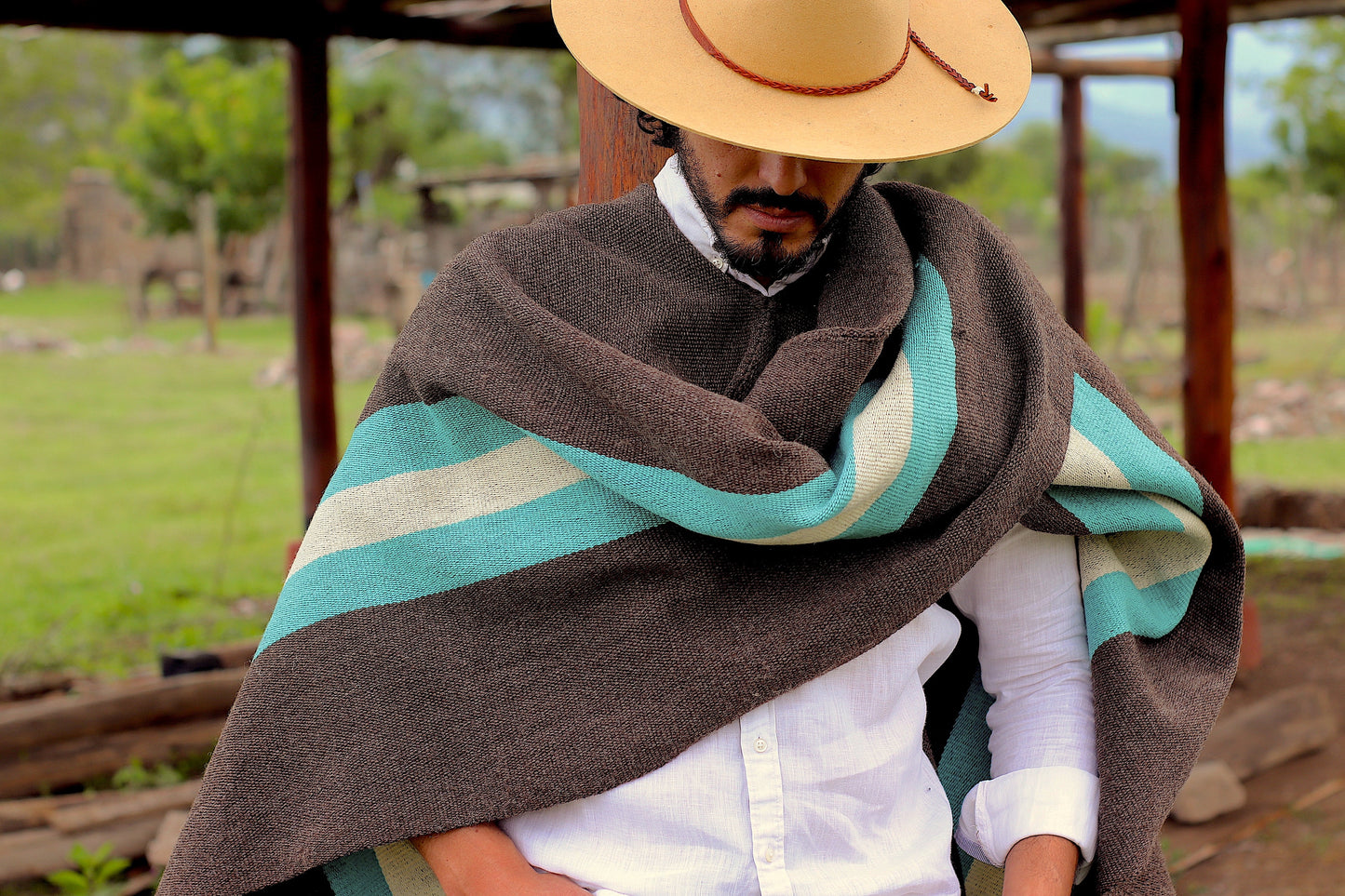 Poncho "Alvear" Telar Criollo