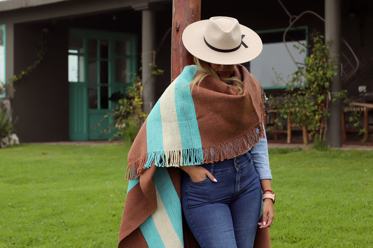 Poncho "Dorrego" Telar Criollo