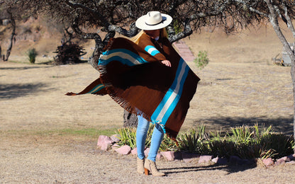 Poncho "Ayacucho" Telar Criollo