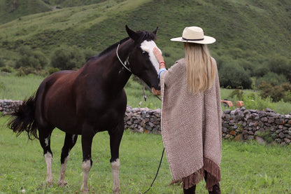 Ruana "Ukamay" Llama Baby en Telar