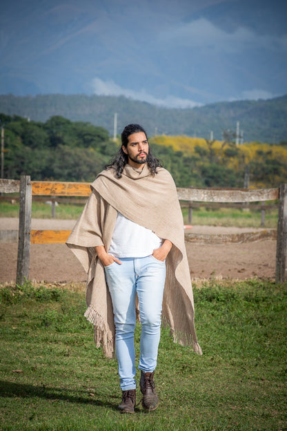 Ruana Hombre "Cafayate" Hilos de Llama